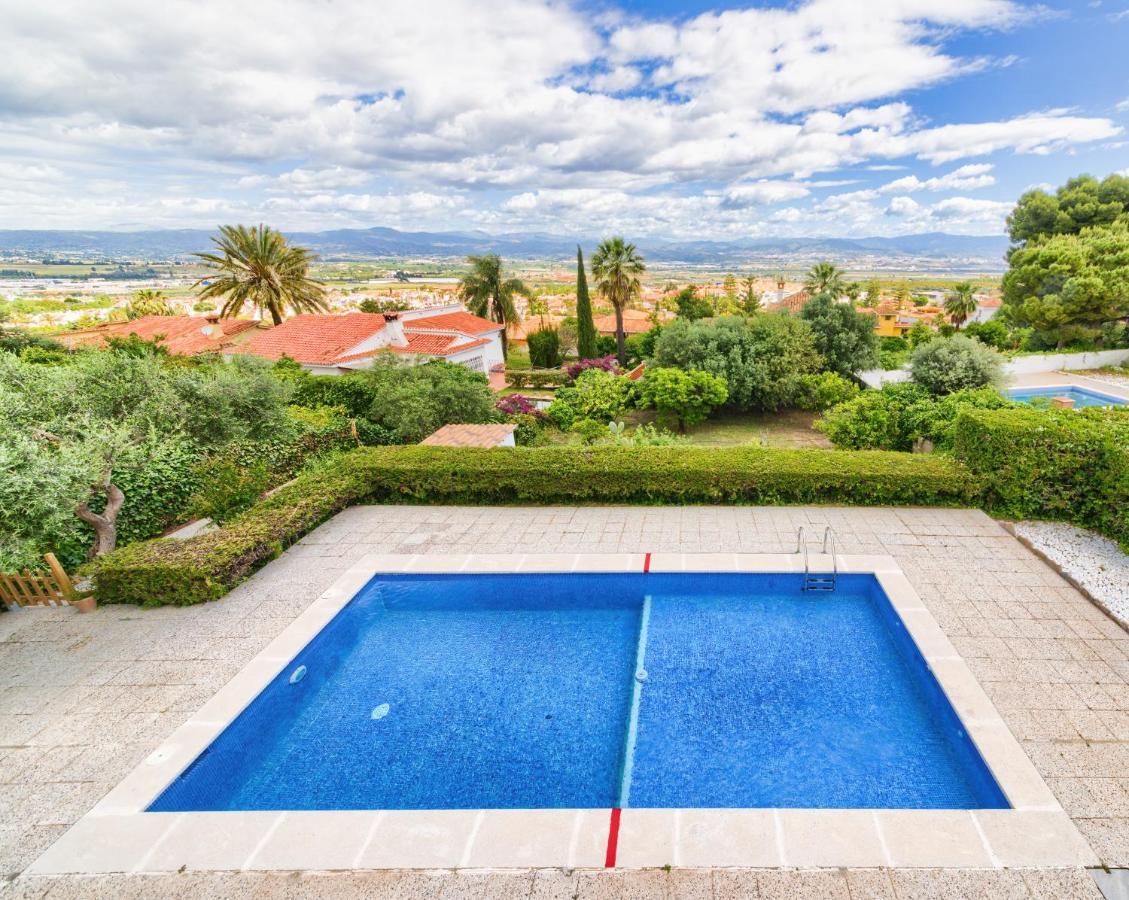 Casa Estilo Andaluz Con Piscina Vakantiehuis *